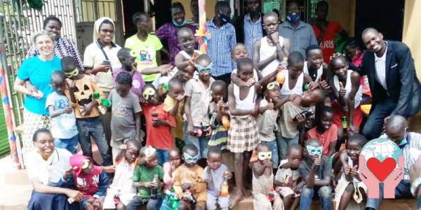 Bambini di strada in Uganda