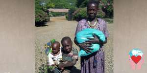Aiuti alimentari per le famiglie povere in Uganda 