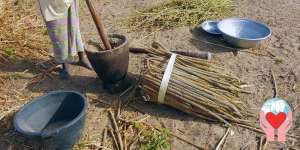 Il lavoro delle donne in Senegal cereali e un mortaio